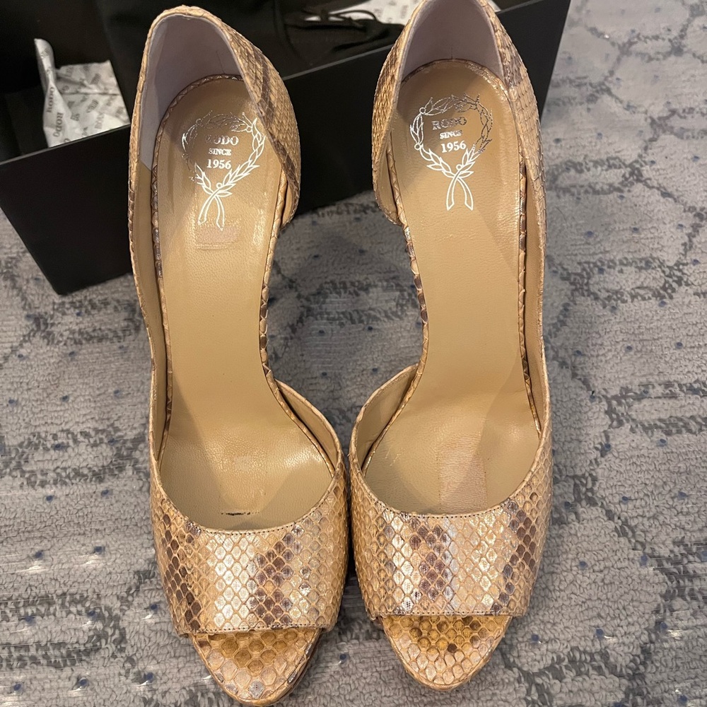 Rodo Platform Heels - image 1